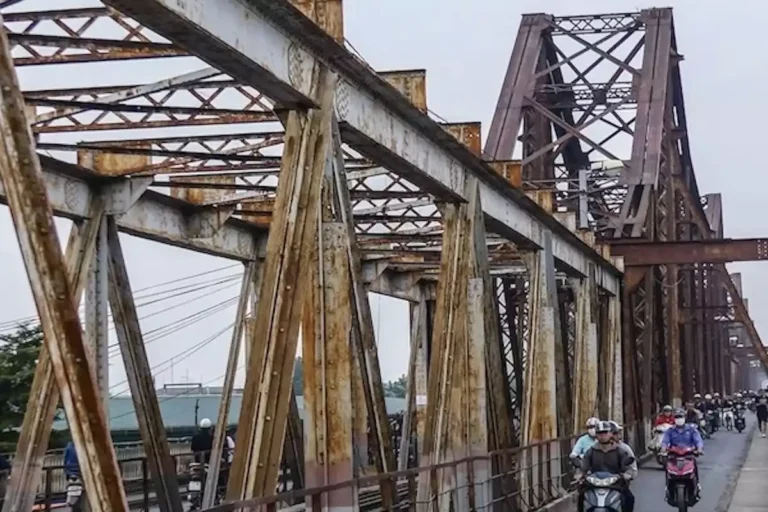 Le Plus Vieux Pont du Vietnam Menace de S’écrouler Sous la Rouille